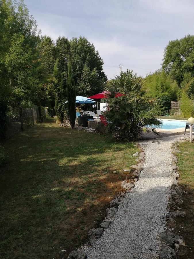 Gite De L'Aqueduc Le Douhet Buitenkant foto